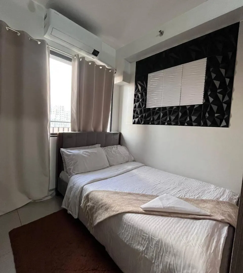 Couple Or Barkada Room Manila